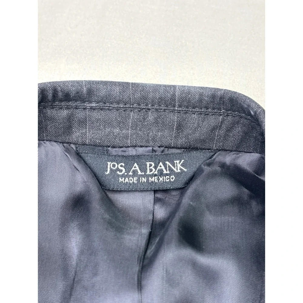 Jos. A. Bank Signature Collection Mens Wool Pinstripe Suit 44SH W42xL28 Charcoal